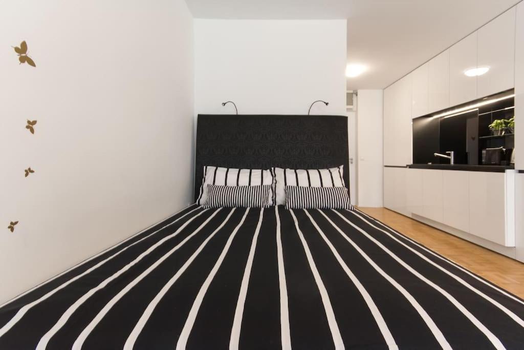 Gorgeous Central Flat With Garage Любляна Екстериор снимка