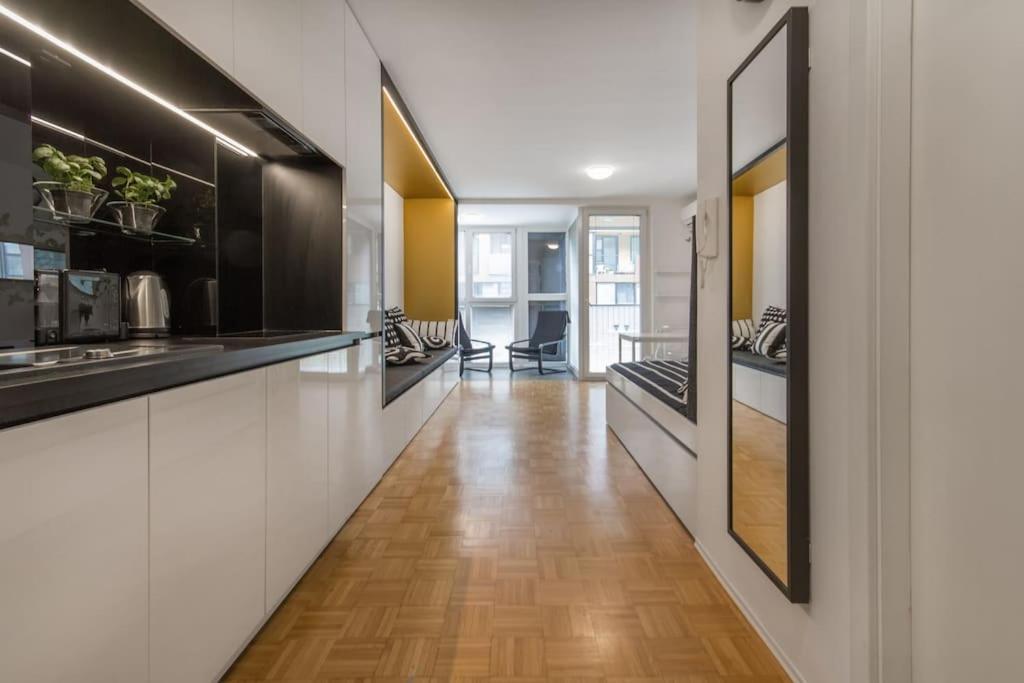 Gorgeous Central Flat With Garage Любляна Екстериор снимка