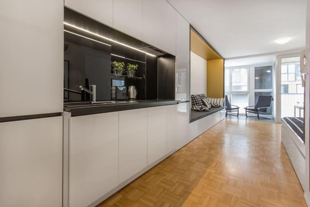 Gorgeous Central Flat With Garage Любляна Екстериор снимка