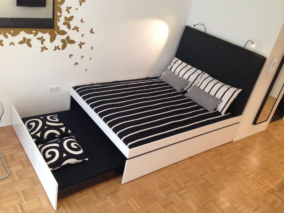 Gorgeous Central Flat With Garage Любляна Екстериор снимка