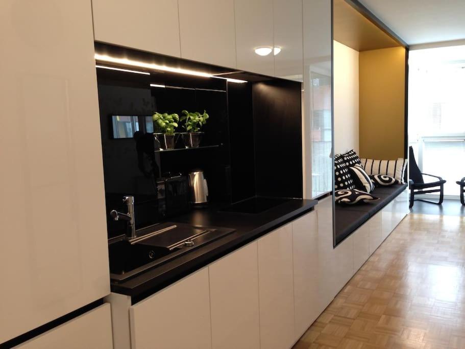 Gorgeous Central Flat With Garage Любляна Екстериор снимка